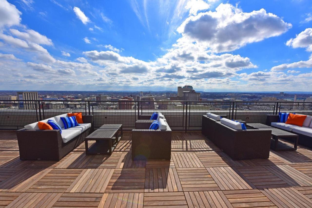 Abode Downtown Louisville - 4Th St Live Экстерьер фото